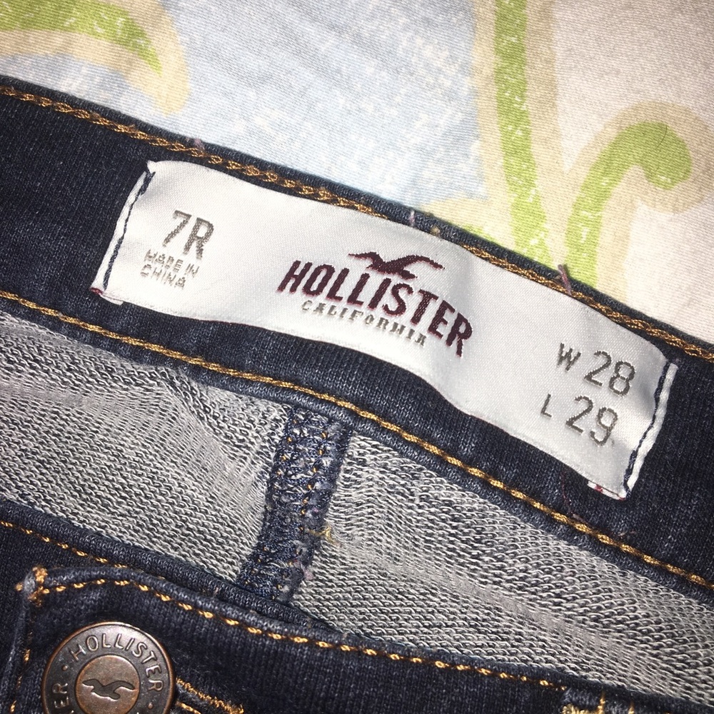 Hollister Super Dark Wash Low rise jegging size 7